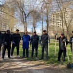Работники Агентства по защите депозитов Кыргызской Республики вышли на субботник 2 апреля 2022 года и вычистили от мусора, листвы и других бытовых отходов пересечение улиц Тимирязева и Боконбаева.