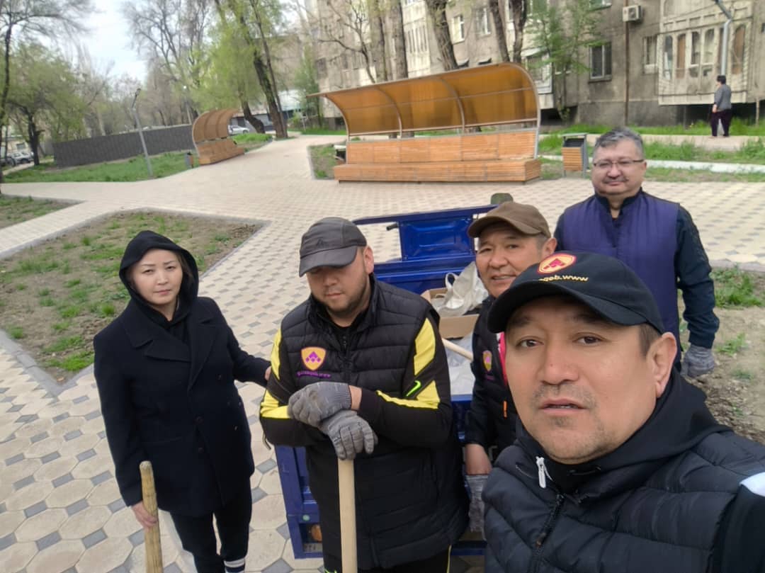 <span class="hpt_headertitle">2024-жылдын 13-апрелинде Кыргыз Республикасынын Депозиттерди коргоо боюнча агенттигинин кызматкерлери Бишкек шаарынын Ленин районунун Тимирязев менен Бөкөнбаев көчөлөрүнүн кесилишиндеги чакан парк аймагындагы тазалоо боюнча ишембиликке чыгышты.</span>