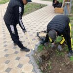 Работники Агентства по защите депозитов Кыргызской Республики вышли на субботник 13 апреля 2024 года и вычистили от мусора, листвы и других бытовых отходов сквер находящийся на пересечении улиц Тимирязева и Боконбаева.